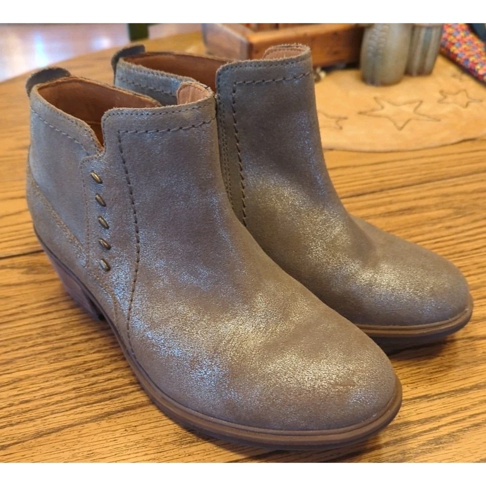 Clarks Neva Lo Womens Ankle Boots Taupe Metallic Leather Size 8 W (Wide)
